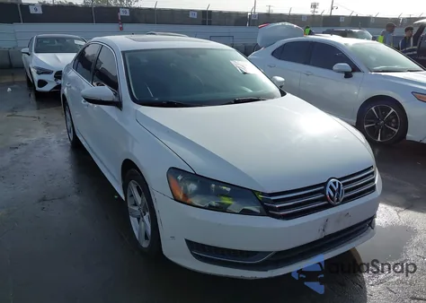 2012 Volkswagen Passat 2.5L Se z USA, uszkodzony, nr VIN 1VWBP7A35CC042329